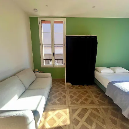 Olivier Avec Terrasse A * 케인즈수르메르